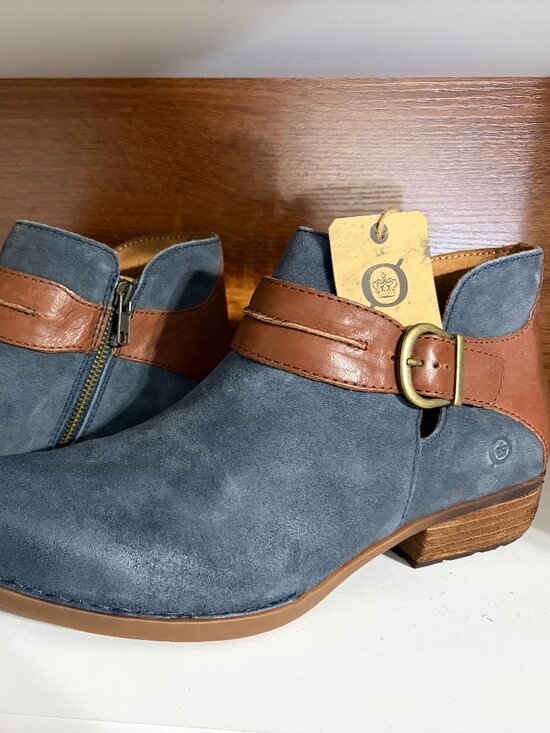 Born Shoes - Born "Kati" ankle bootie in Dark Blue, size 10